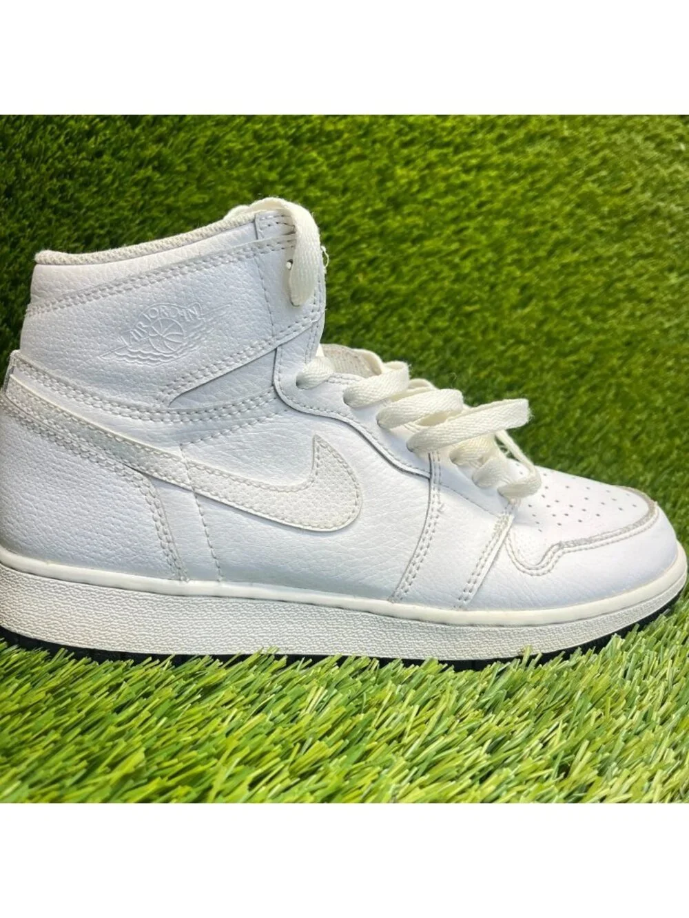 Nike Air Jordan 1 Retro High OG Boys Size 6.5Y White Athletic Shoes Sneakers